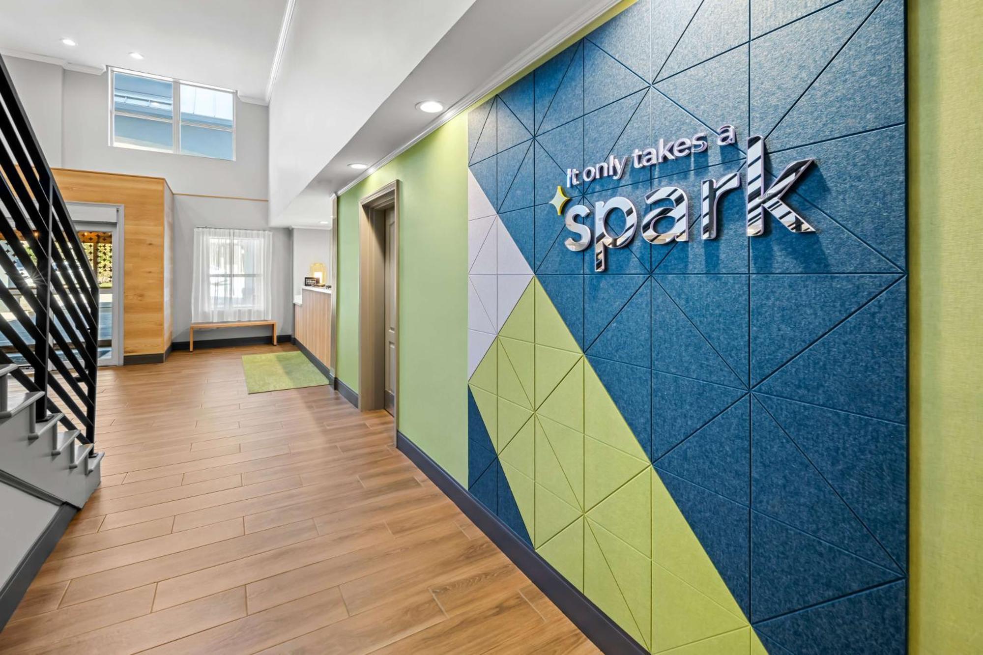 Spark By Hilton Woodbridge Exterior foto